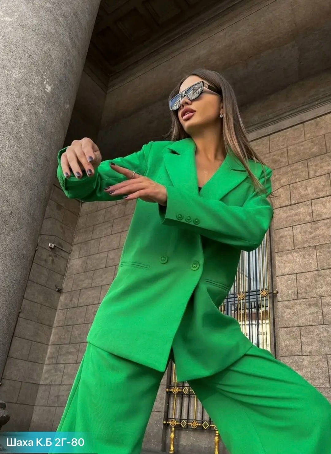 женский брючный костюм,модные брючные костюмы,костюм с брюками палаццо,стильные костюмы,зеленые брючные костюмы