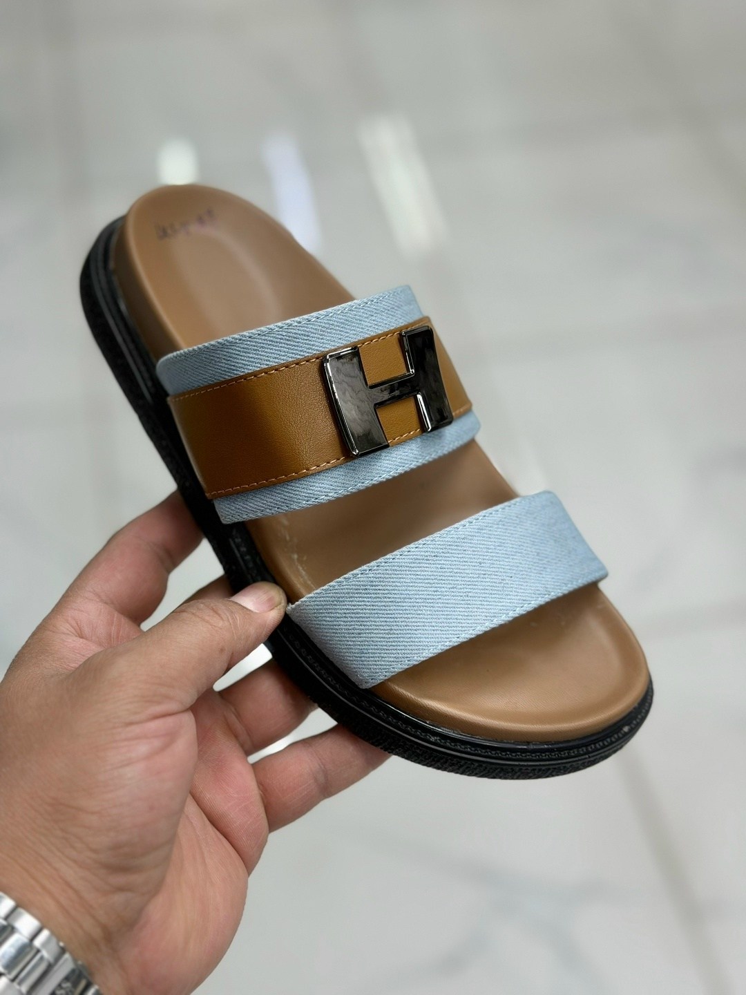 шлепки hermes женские,шлепанцы hermes,шлепки эрмес,шлепки фенди,шлепки hermes 2026