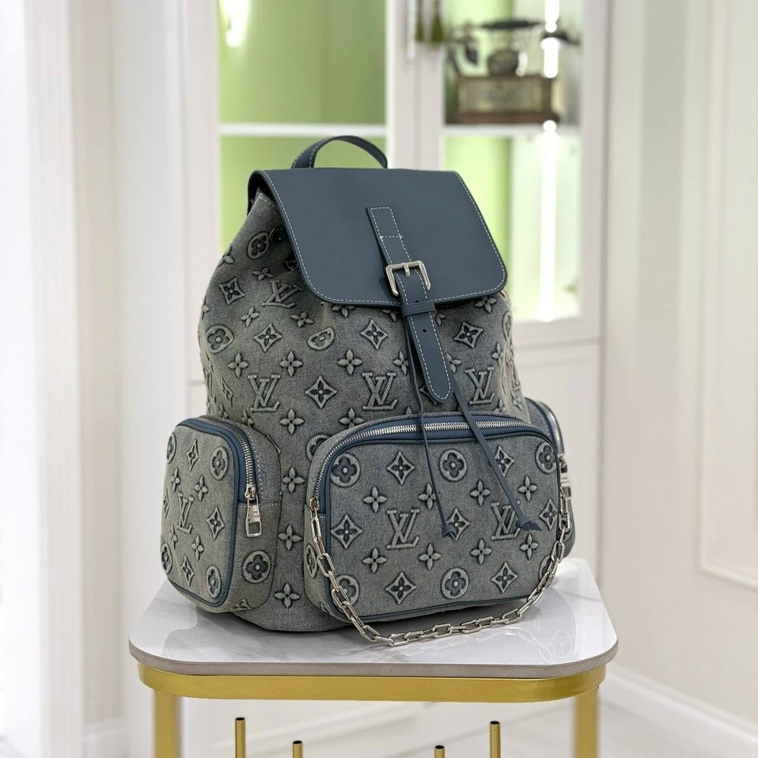 рюкзак луи виттон голубой женский,рюкзак louis vuitton,рюкзак луи виттон,брендовые рюкзаки,рюкзак женский