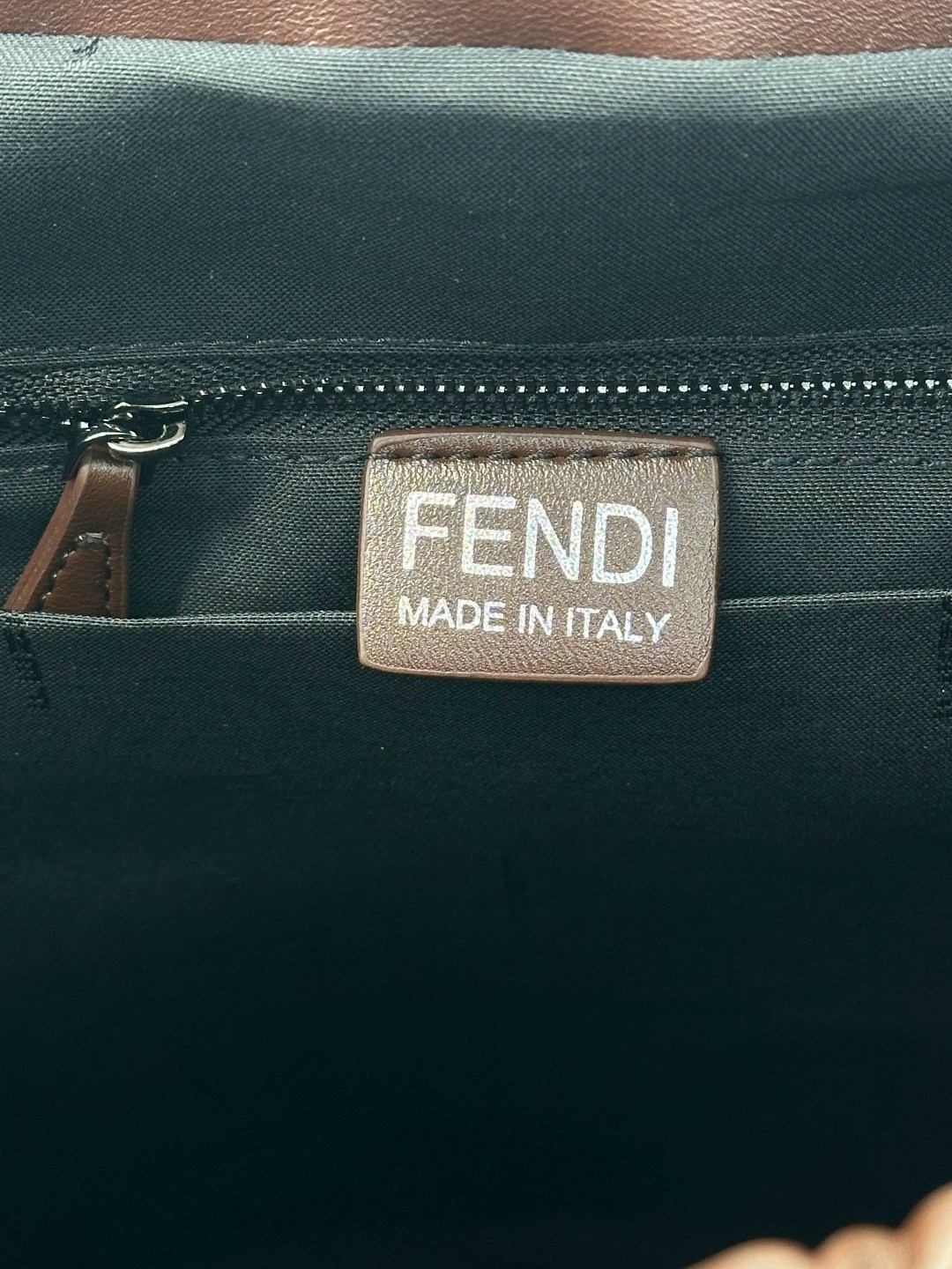 рюкзак fendi,рюкзак фенди женский,кожаный рюкзак фенди,женские рюкзаки,брендовые рюкзаки