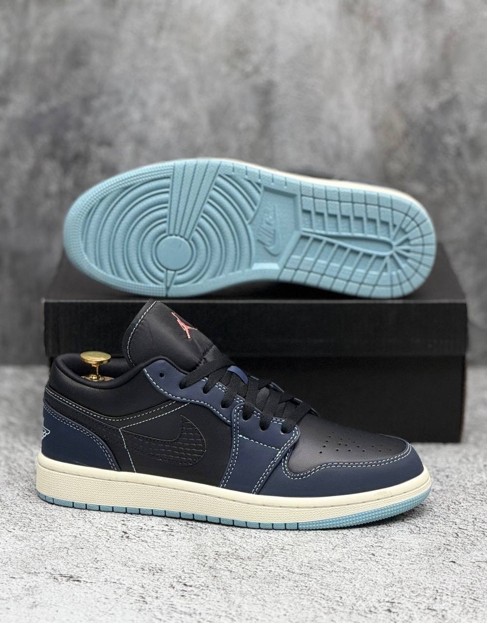 кроссовки nike air jordan 1 low,nike air jordan 1 low sb midnight navy,nike air jordan 1 low,кроссовки nike air jordan 1,air jordan 1 low wmns black blue aqua