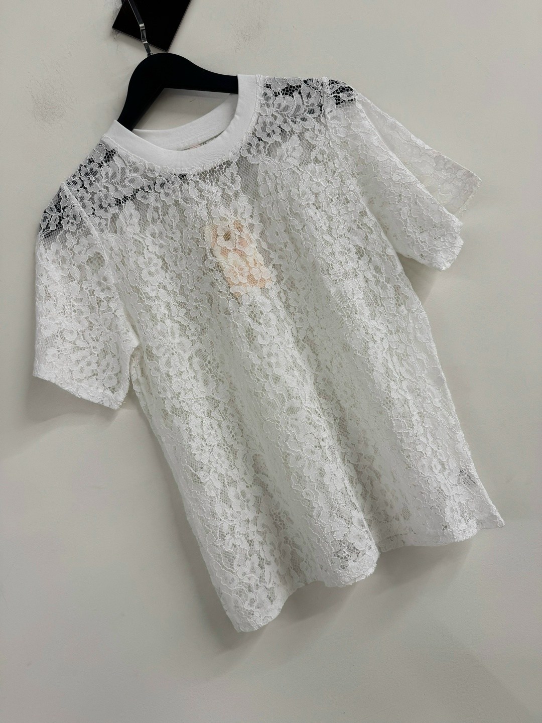 блузка с кружевами,кружевная блузка,блузка из кружева,красный кружевной топ,блуза кружевная