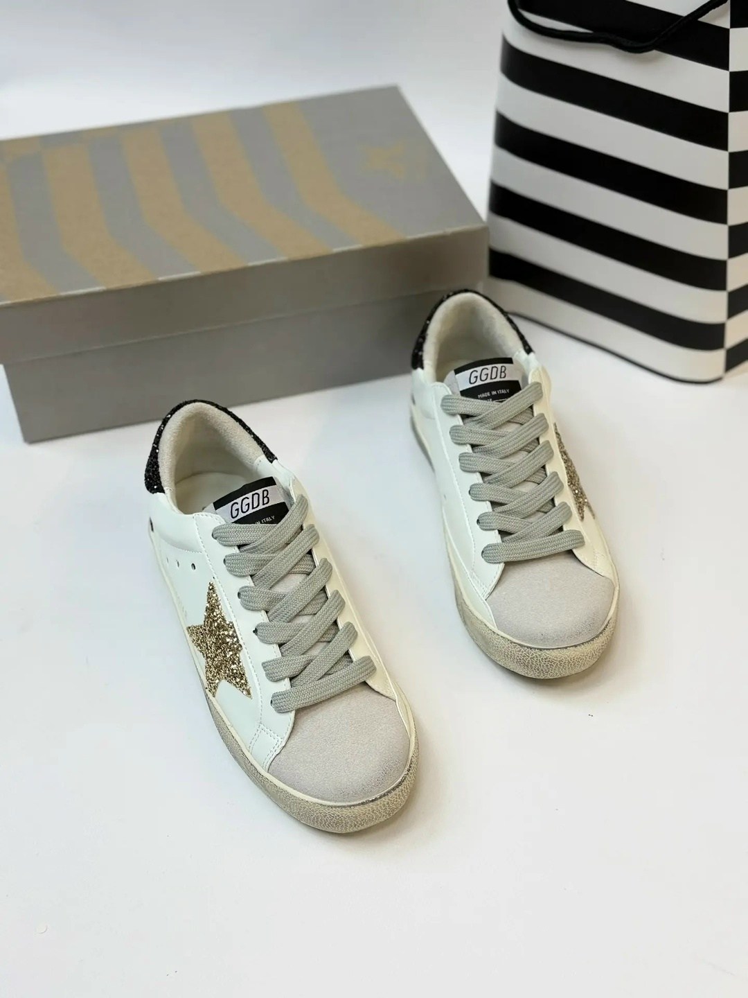 ,super star leather sneakers in white golden goose,кроссовки golden goose,super star glitter leather sneakers in white golden goose,кеды golden goose