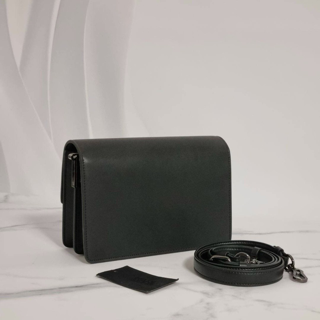 сумка karl lagerfeld,karl lagerfeld сумка через плечо,женская сумка karl lagerfeld,сумка карл лагерфельд зеленая,сумка через плечо karl lagerfeld signature черный