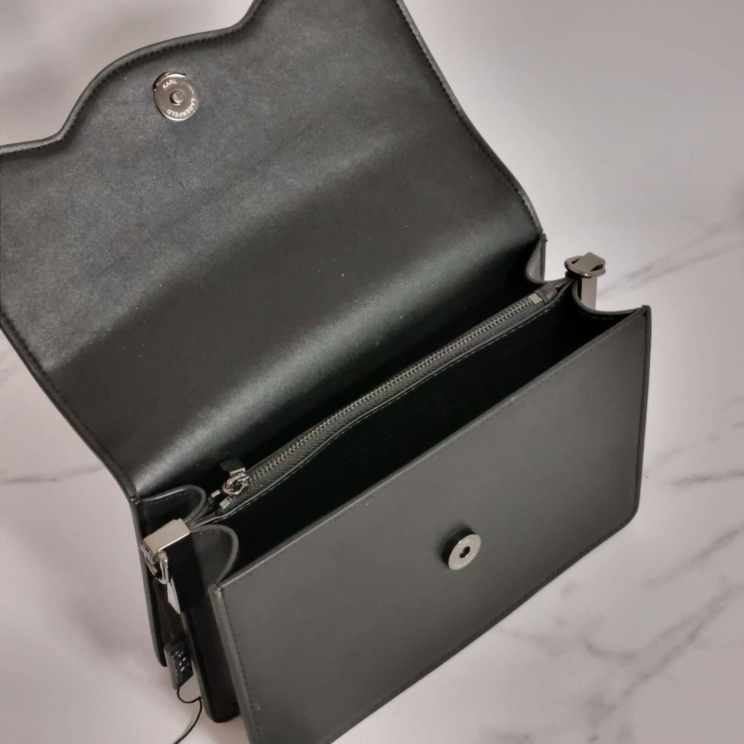 сумка karl lagerfeld,karl lagerfeld сумка через плечо,женская сумка karl lagerfeld,сумка карл лагерфельд зеленая,сумка через плечо karl lagerfeld signature черный