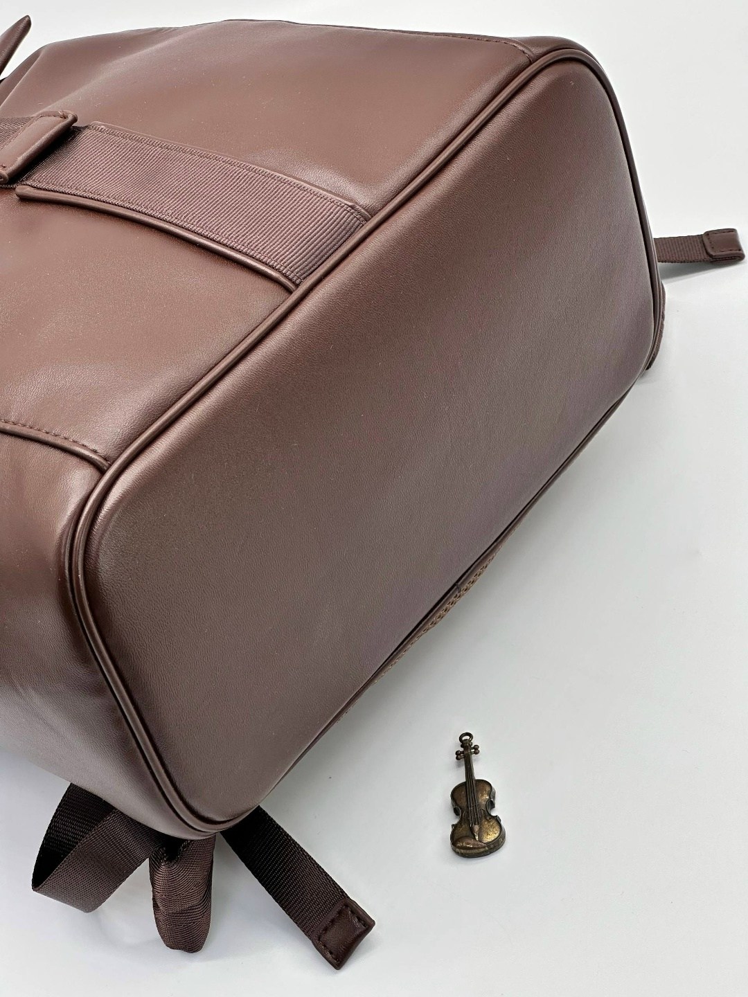 рюкзак fendi,рюкзак фенди женский,кожаный рюкзак фенди,женские рюкзаки,брендовые рюкзаки