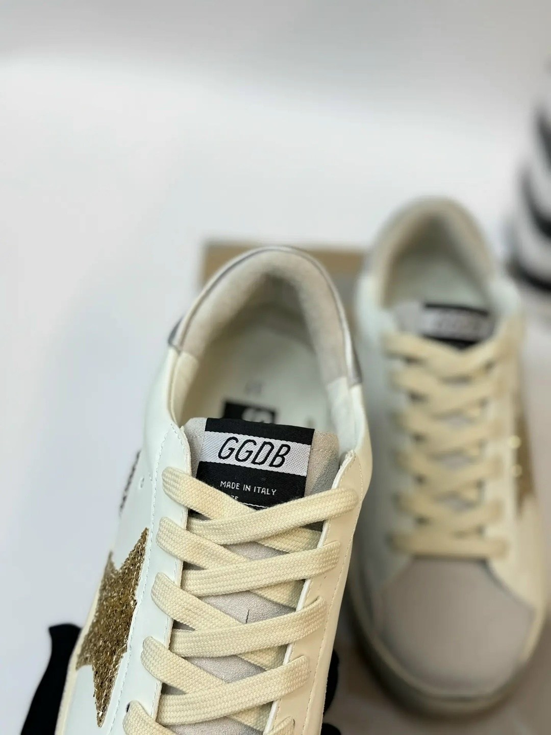 ,кроссовки golden goose,кеды golden goose,golden goose super star,кожаные кеды golden goose superstar premium