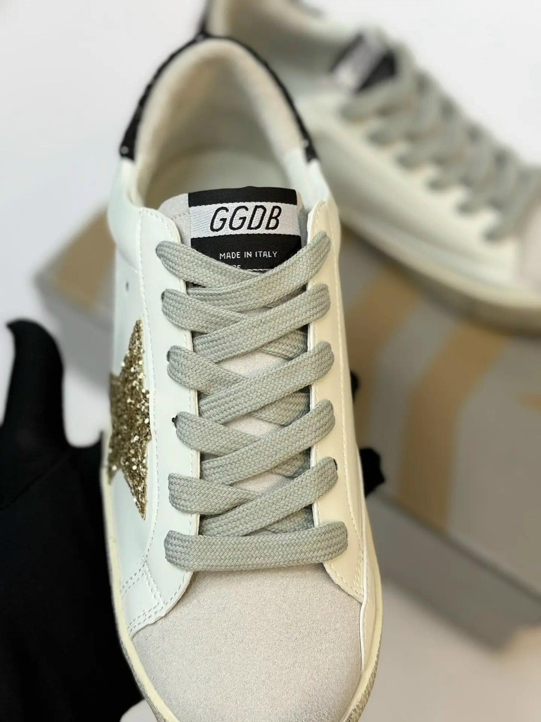 ,super star leather sneakers in white golden goose,кроссовки golden goose,super star glitter leather sneakers in white golden goose,кеды golden goose