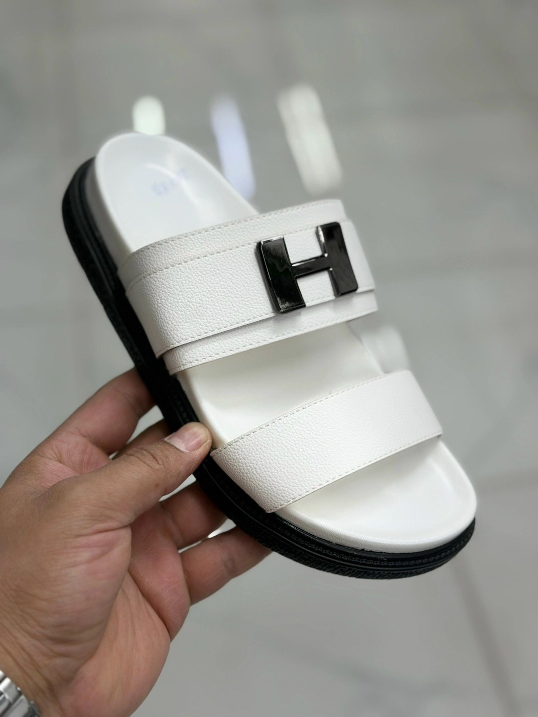 шлепки hermes женские,шлепанцы hermes,шлепки эрмес,шлепки фенди,шлепки hermes 2026