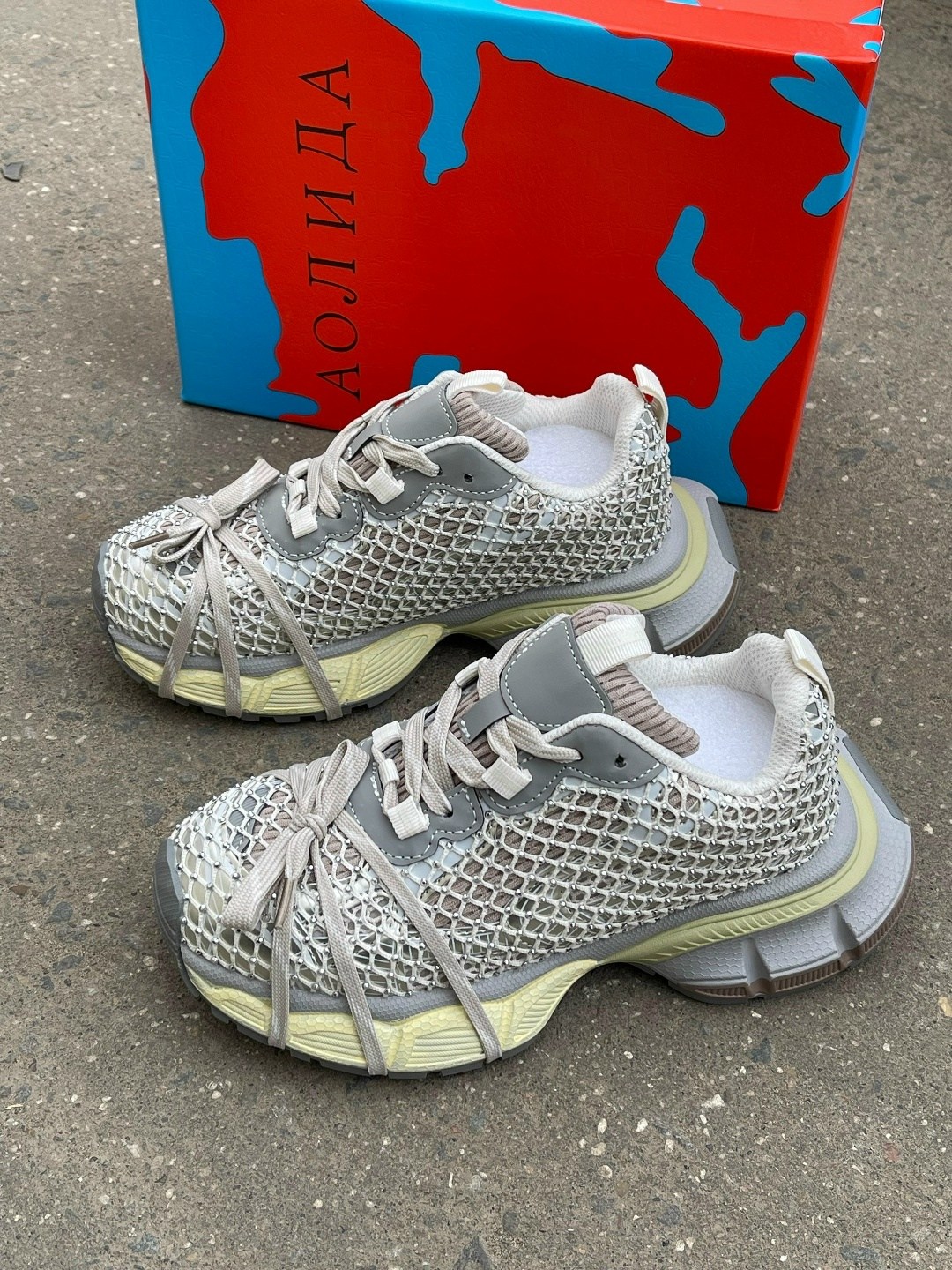 кроссовки сетчатые блестящие balenciaga,кроссовки женские balenciaga,кроссовки женские,кроссовки balenciaga,кроссовки сетчатые блестящие balenciaga цвет шампань желтый