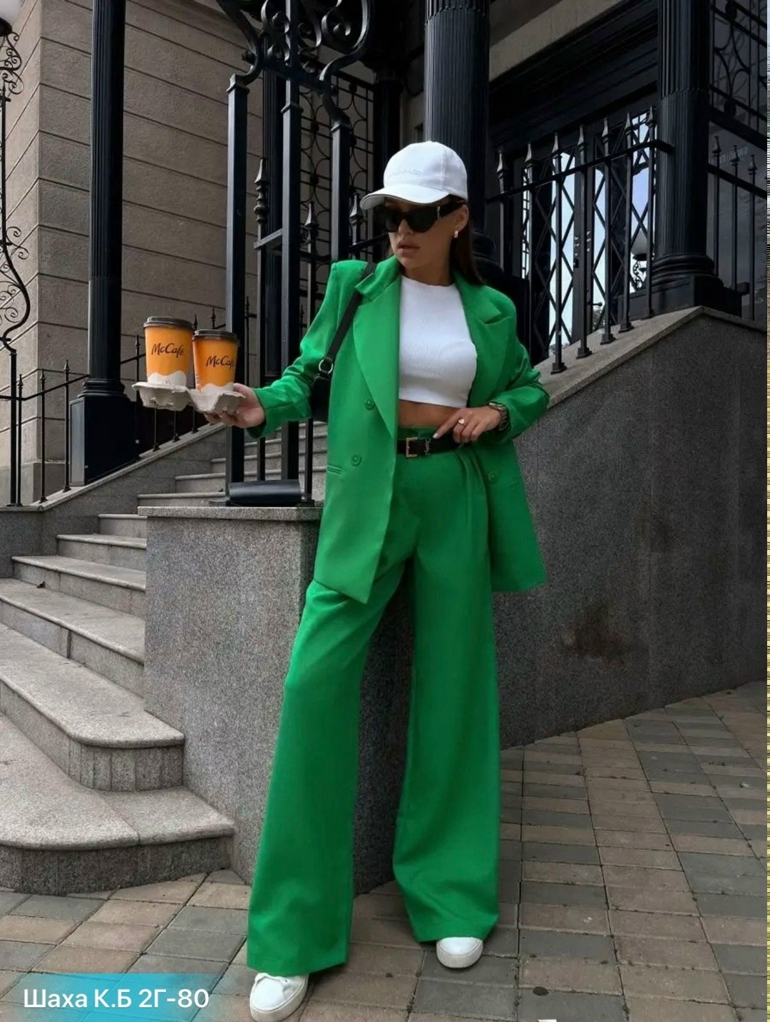 женский брючный костюм,модные брючные костюмы,костюм с брюками палаццо,стильные костюмы,зеленые брючные костюмы