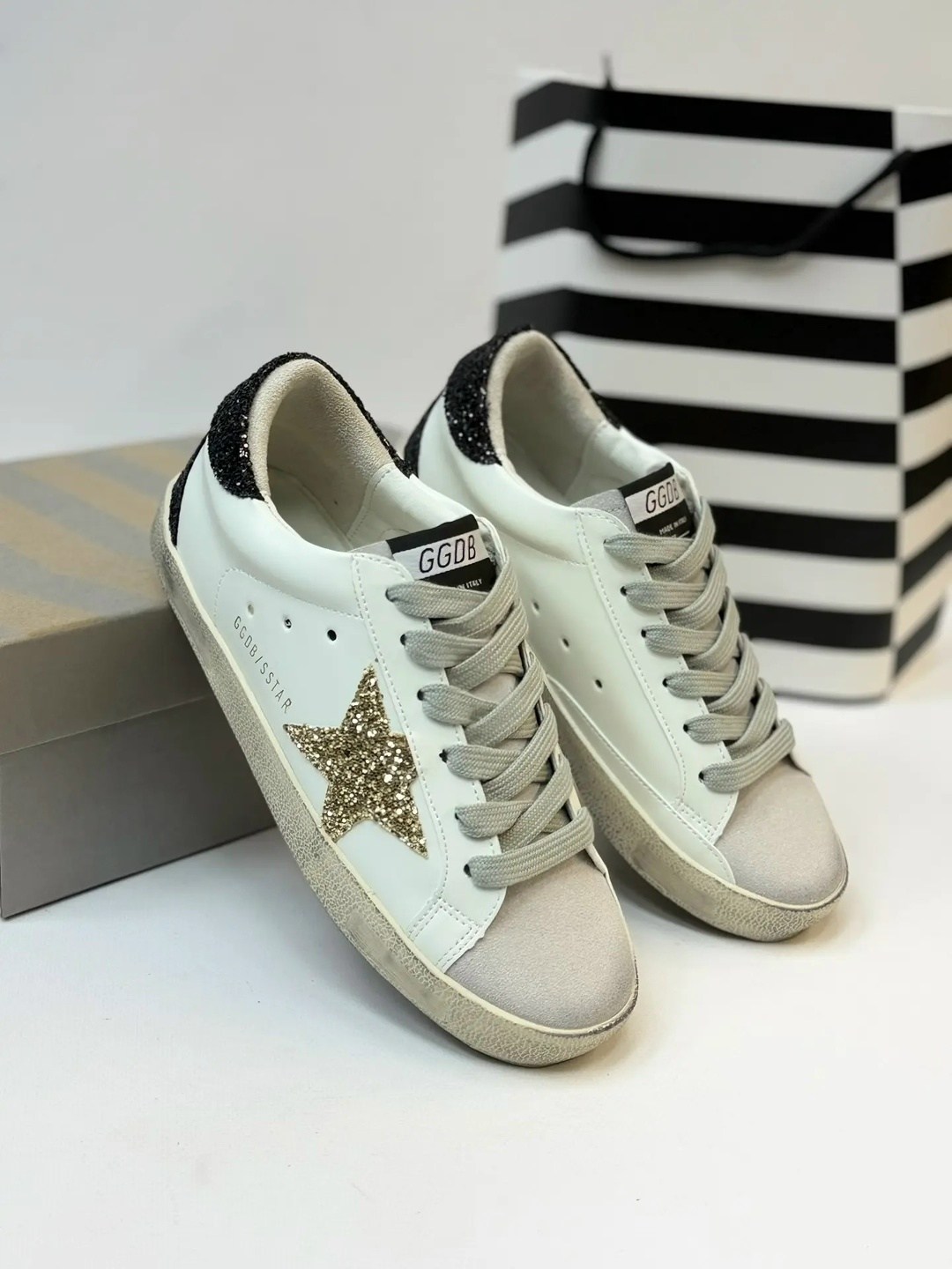 ,super star leather sneakers in white golden goose,кроссовки golden goose,super star glitter leather sneakers in white golden goose,кеды golden goose