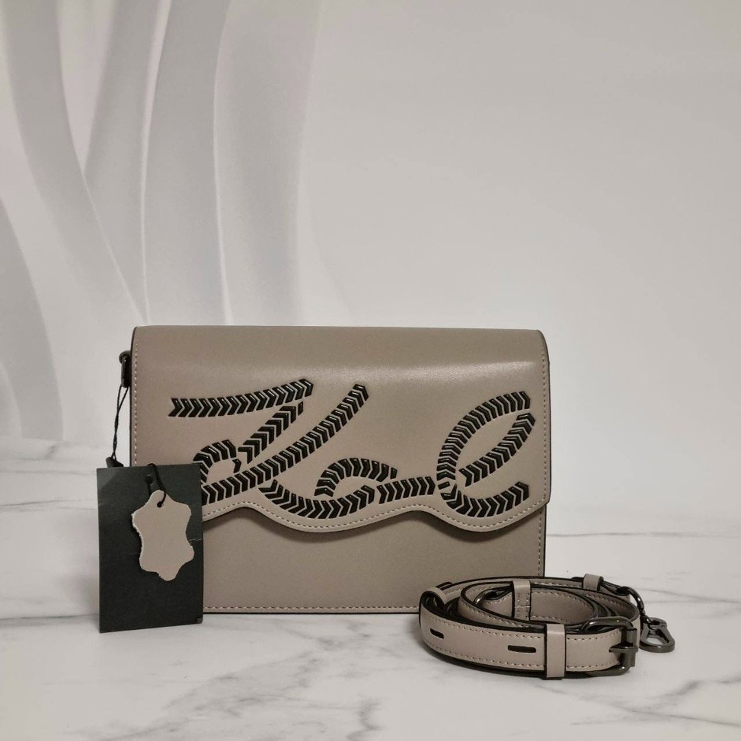 сумка karl lagerfeld,karl lagerfeld сумка через плечо,женская сумка karl lagerfeld,сумка карл лагерфельд зеленая,сумка через плечо karl lagerfeld signature черный