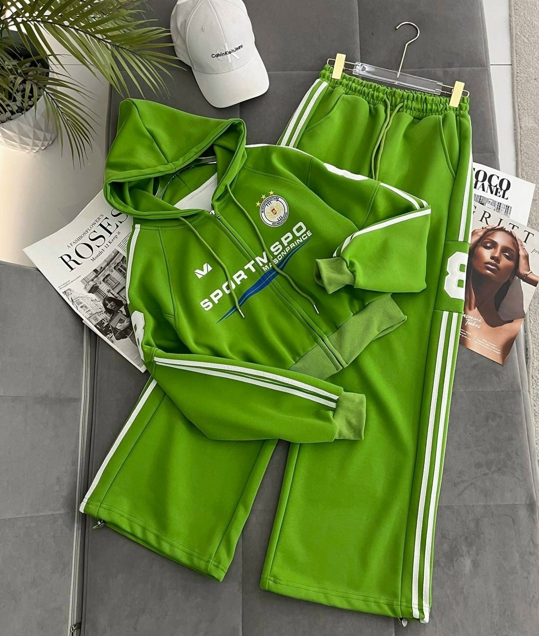 спортивный костюм адидас красный женский,костюм спортивный,спортивные костюмы женские,спортивный костюм спортивные костюмы,трикотажные костюмы