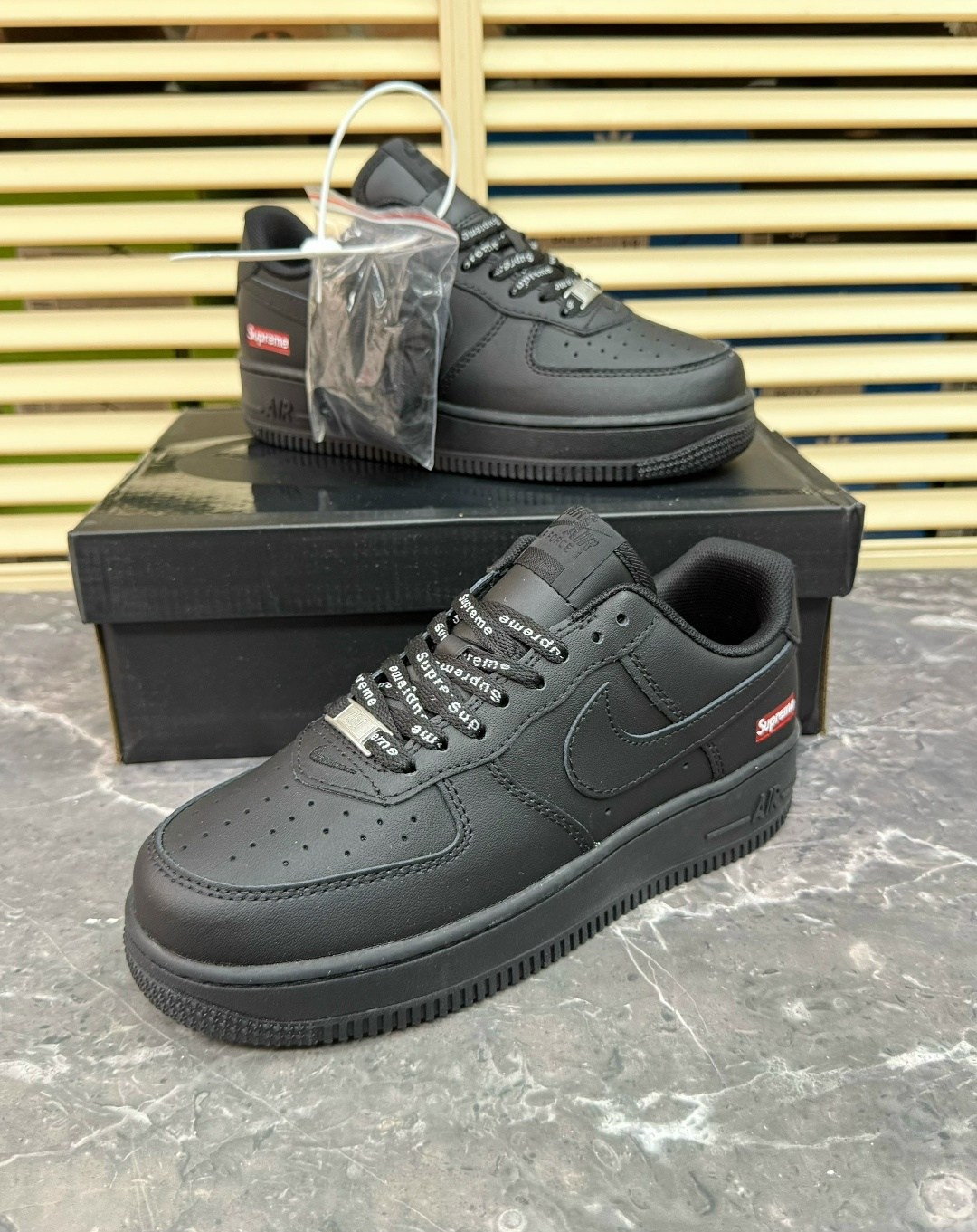 nike air force 1 low & supreme black,nike air force 1 low black,nike air force 1 supreme,кроссовки nike air force 1 supreme,nike air force 1 low