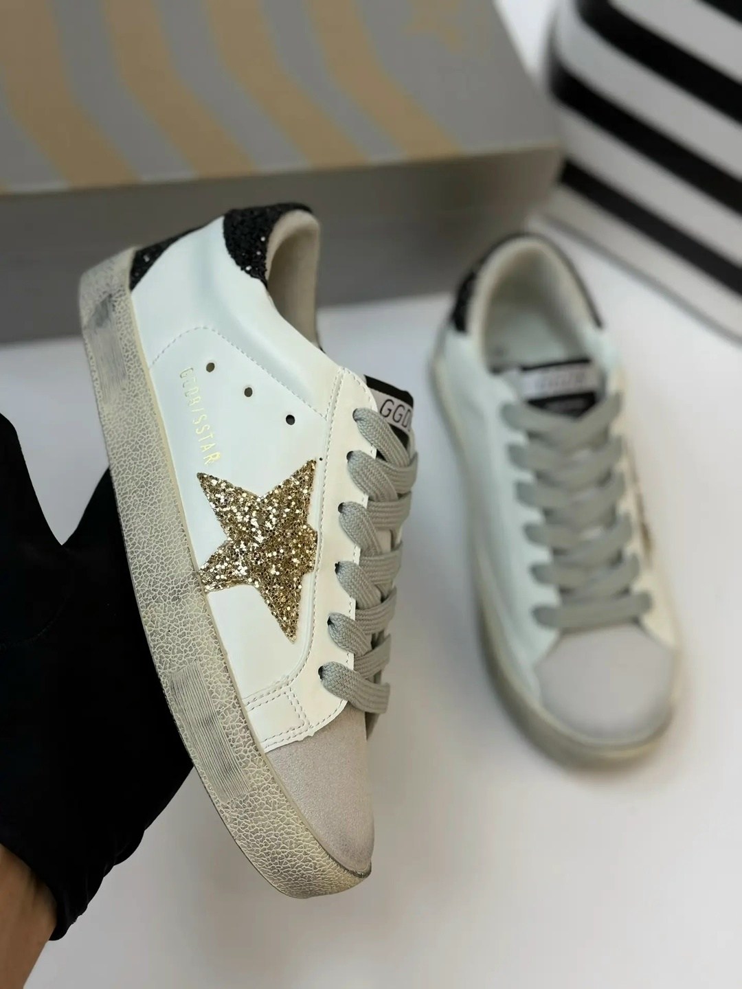 ,super star leather sneakers in white golden goose,кроссовки golden goose,super star glitter leather sneakers in white golden goose,кеды golden goose