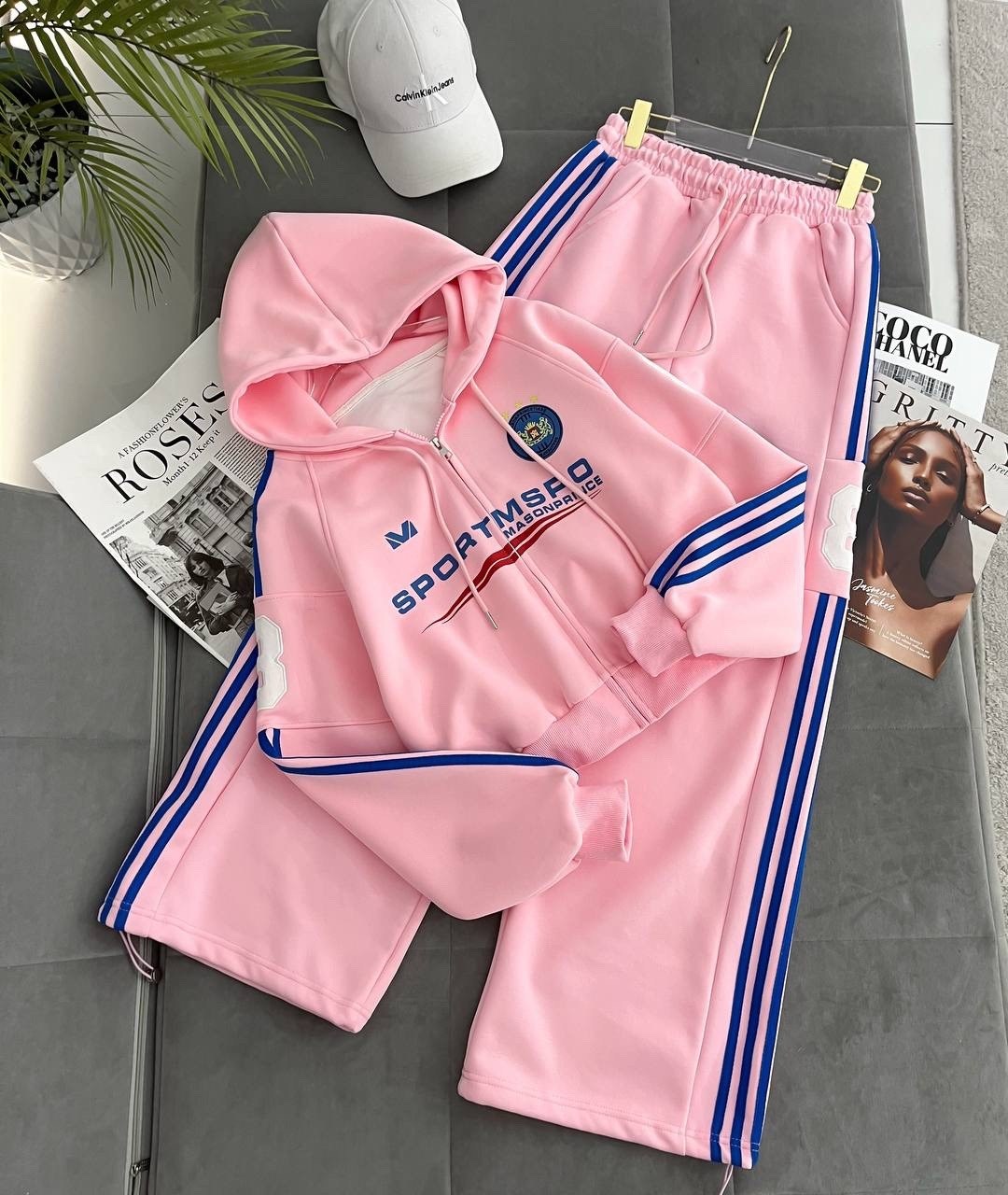 спортивный костюм адидас красный женский,костюм спортивный,спортивные костюмы женские,спортивный костюм спортивные костюмы,трикотажные костюмы