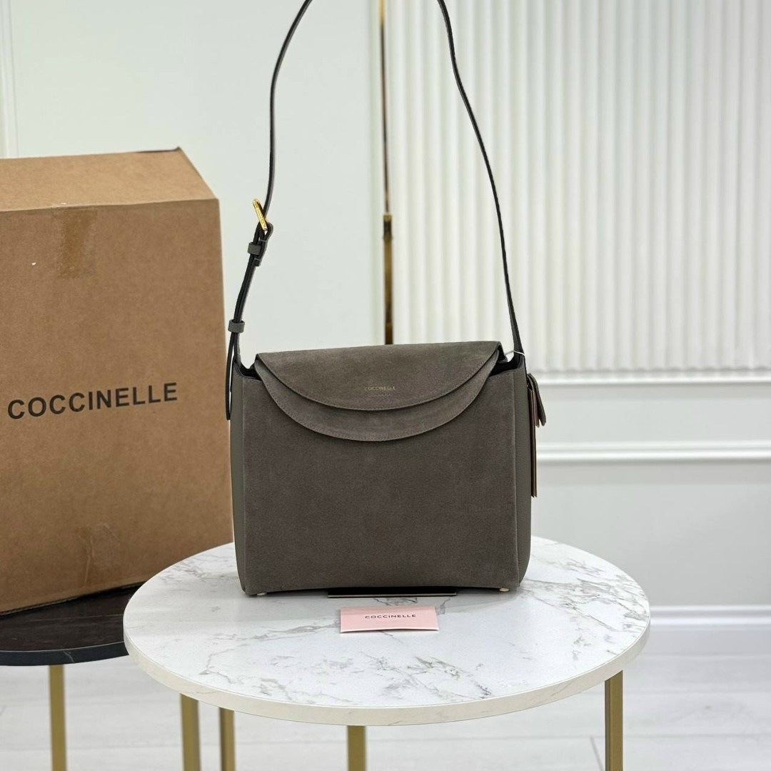 сумка женская coccinelle натуральная замша,сумка coccinelle,сумка coccinelle замша,сумка coccinelle из натуральной замши,сумка женская coccinelle черная