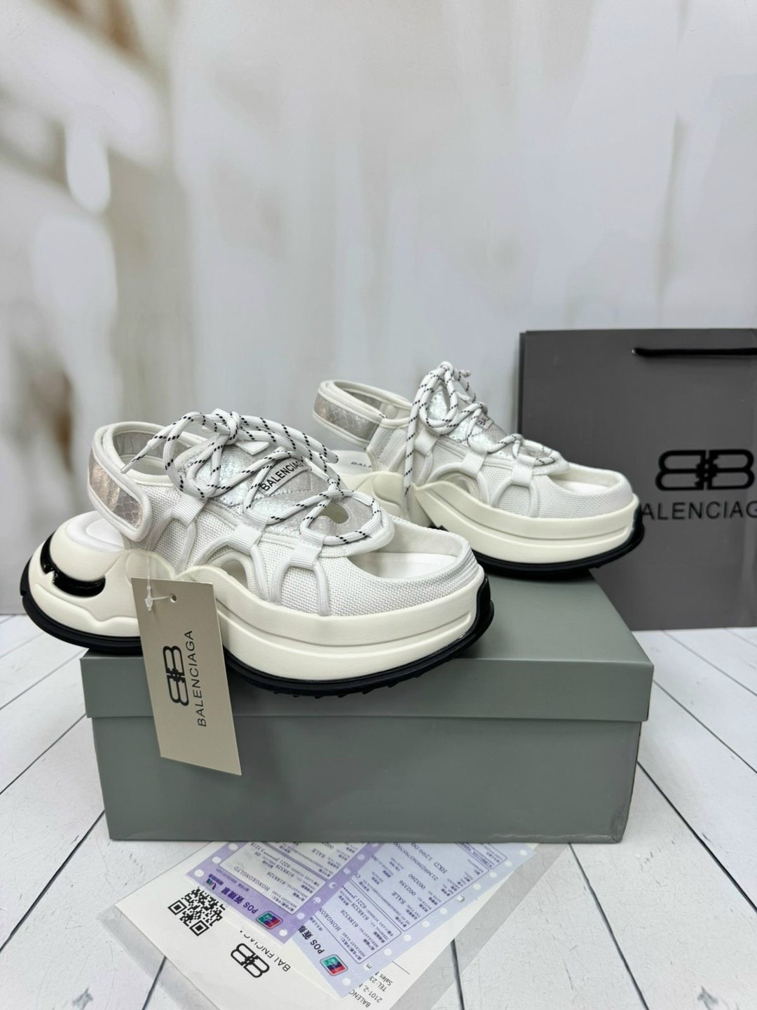 сандалии balenciaga,сандалии баленсиага женские,сандалии баленсиага трек,,кроссовки dolce & gabbana