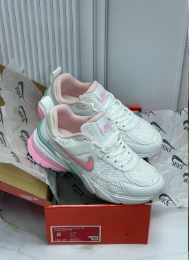 Кроссовки