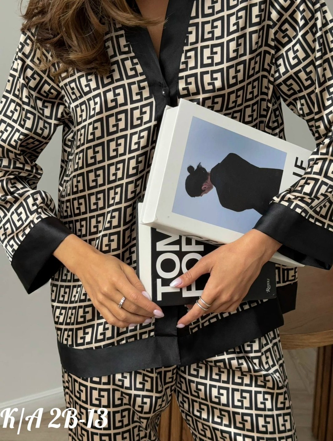 пижама женская,пижама шелкова со штанами,пижама шелковая со штанами и рубашкой,пижама домашний костюм,пижама шелковая фенди