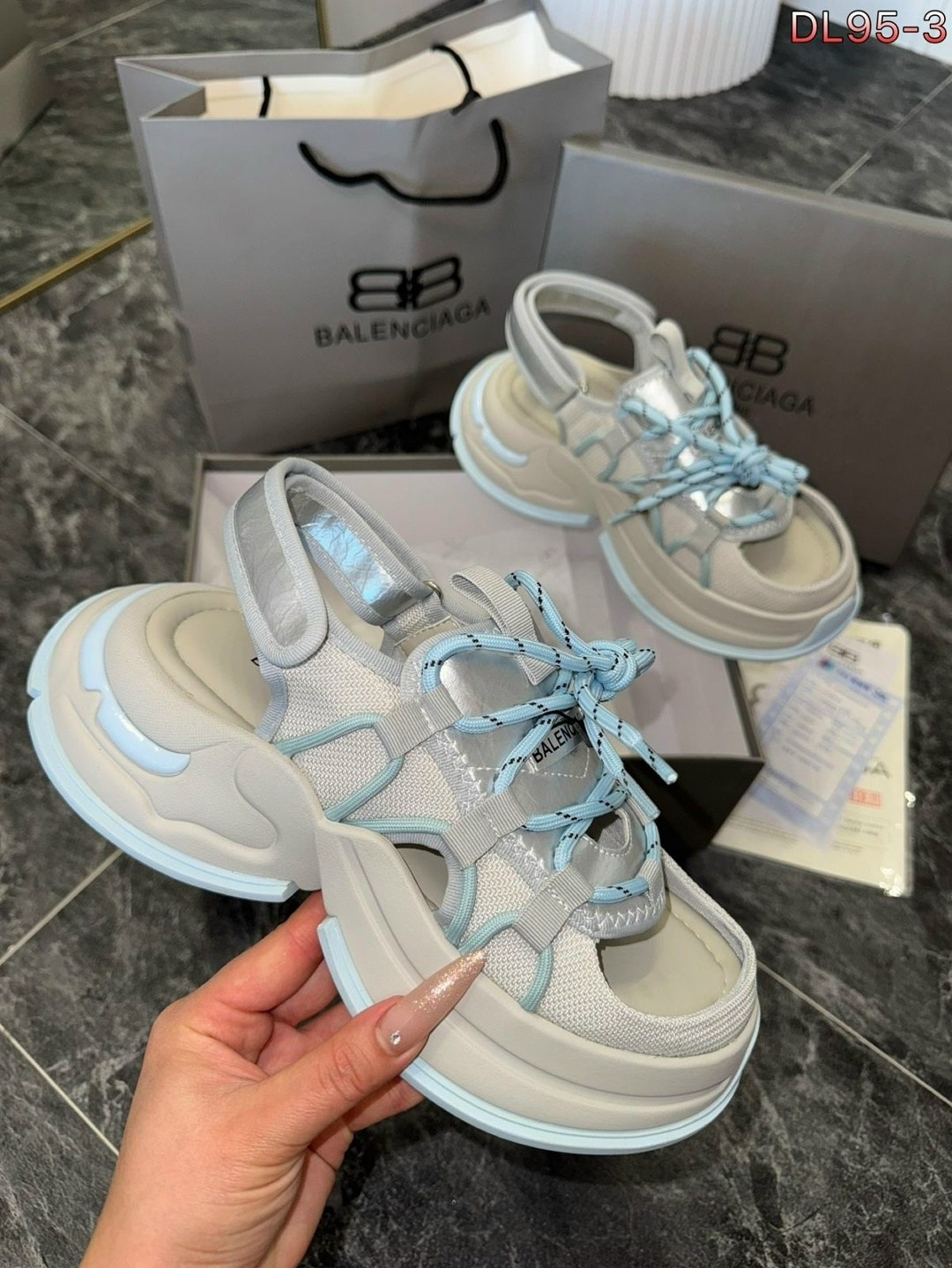 сандалии balenciaga,кроссовки женские balenciaga,босоножки баленсиага,босоножки balenciaga,сандалии босоножки