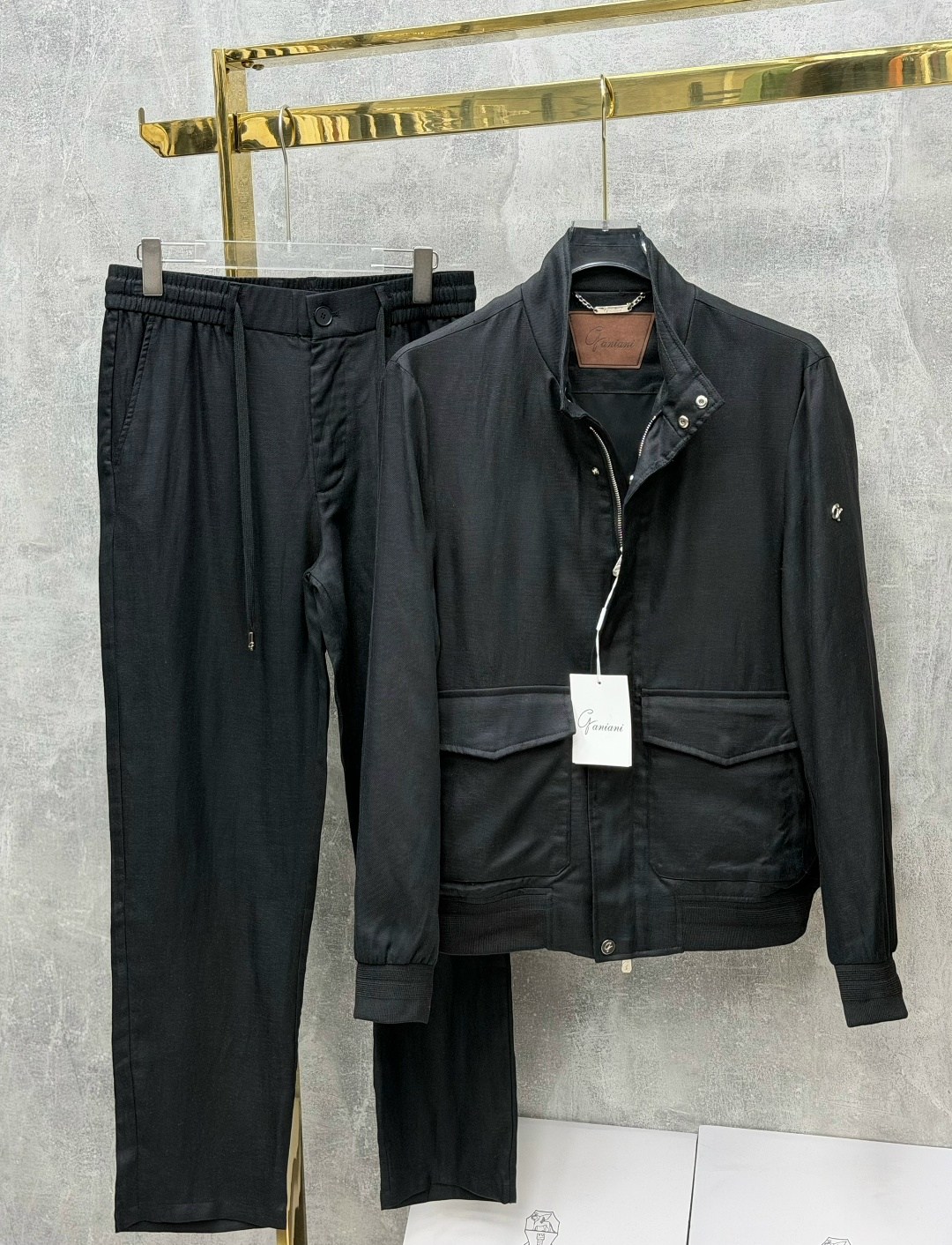 льняной костюм brunello cucinelli,мужской костюм льняной,льняной костюм tom ford,льняной костюм,костюм классический