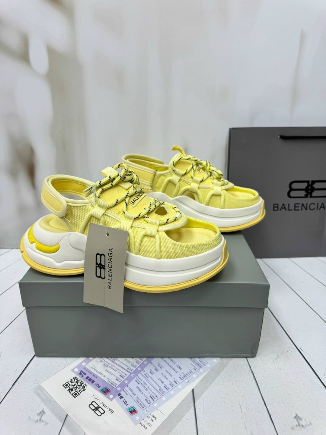 кроссовки balenciaga женские,баленсиага кроссовки женские желтые,кроссовки balenciaga,баленсиага ,кроссовки balenciaga 3 xl