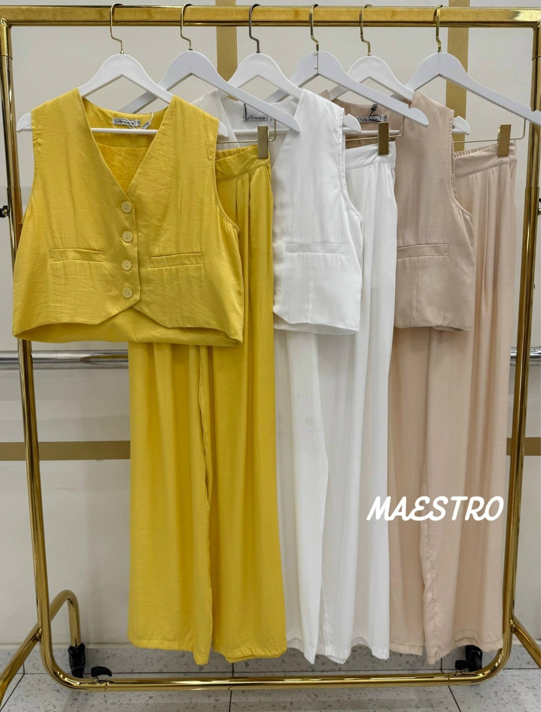 брючный костюм из льна,костюм женский лен,костюм белый брючный,брючный костюм,брючный костюм с жилетом