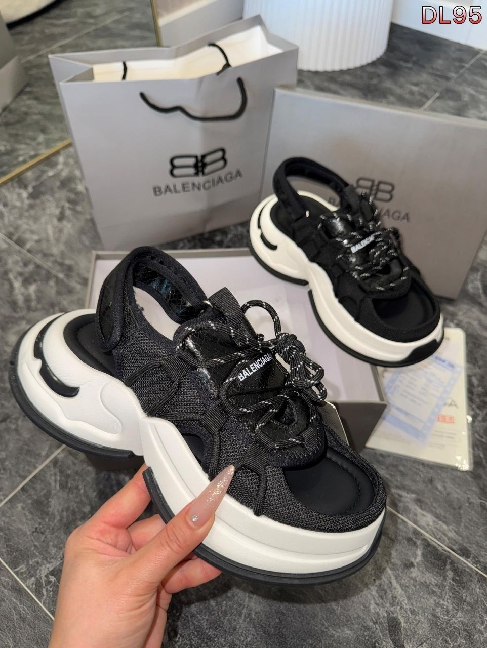 кроссовки женские balenciaga,кроссовки balenciaga,кроссовки balenciaga balenciaga кроссовки,кроссовки спортивные balenciaga,кроссовки balenciaga на шнуровке