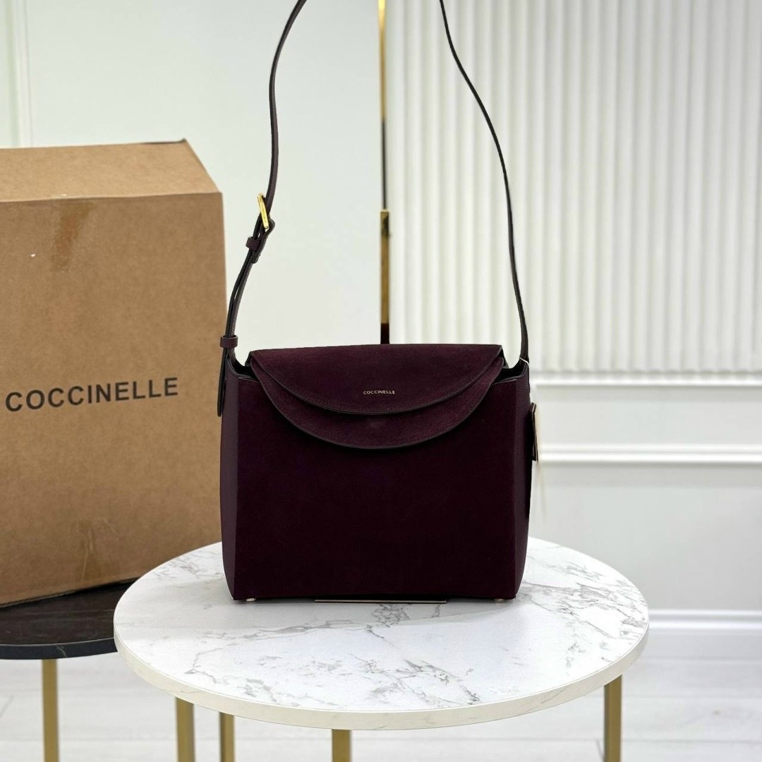 сумка женская coccinelle натуральная замша,сумка coccinelle,сумка coccinelle замша,сумка coccinelle из натуральной замши,сумка женская coccinelle черная