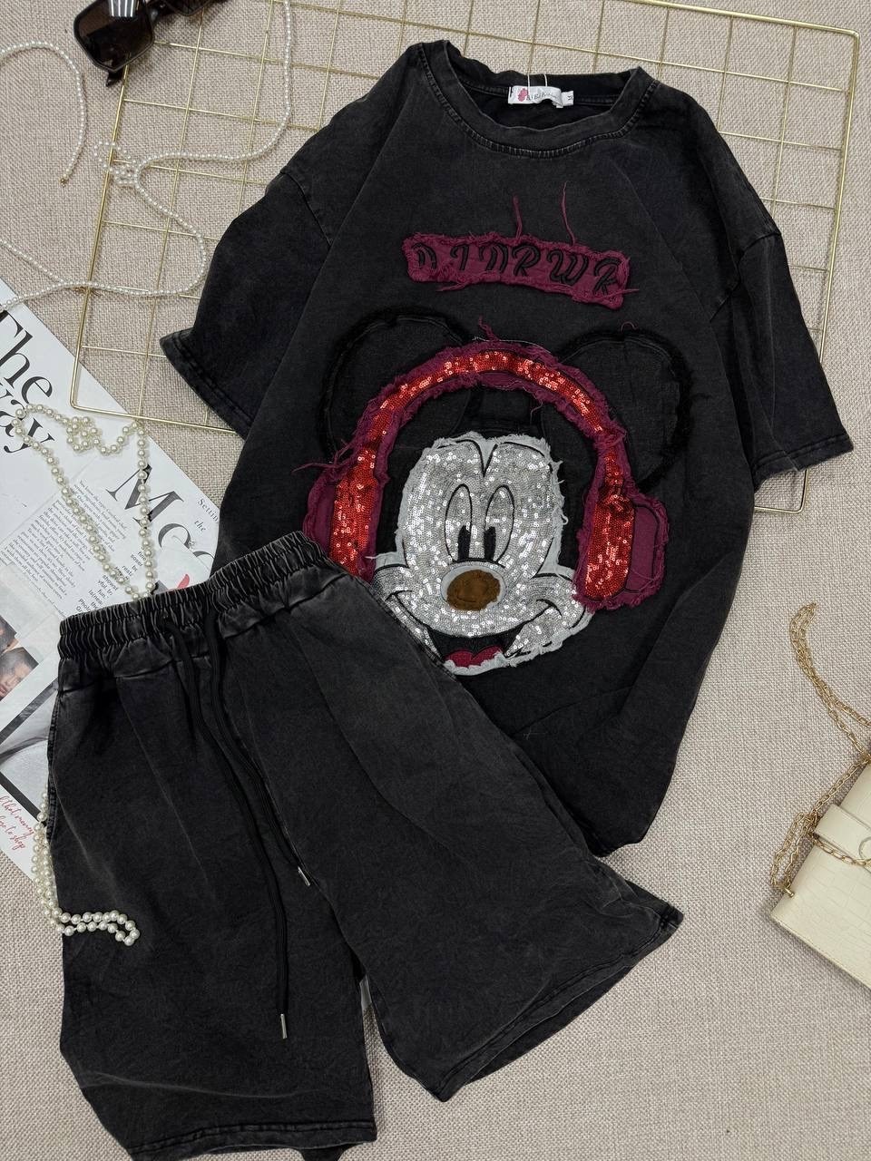 футболочка в стиле оверсайз,футболка оверсайз,костюм женский футболка,костюм женский футболка и шорты,костюм стильный