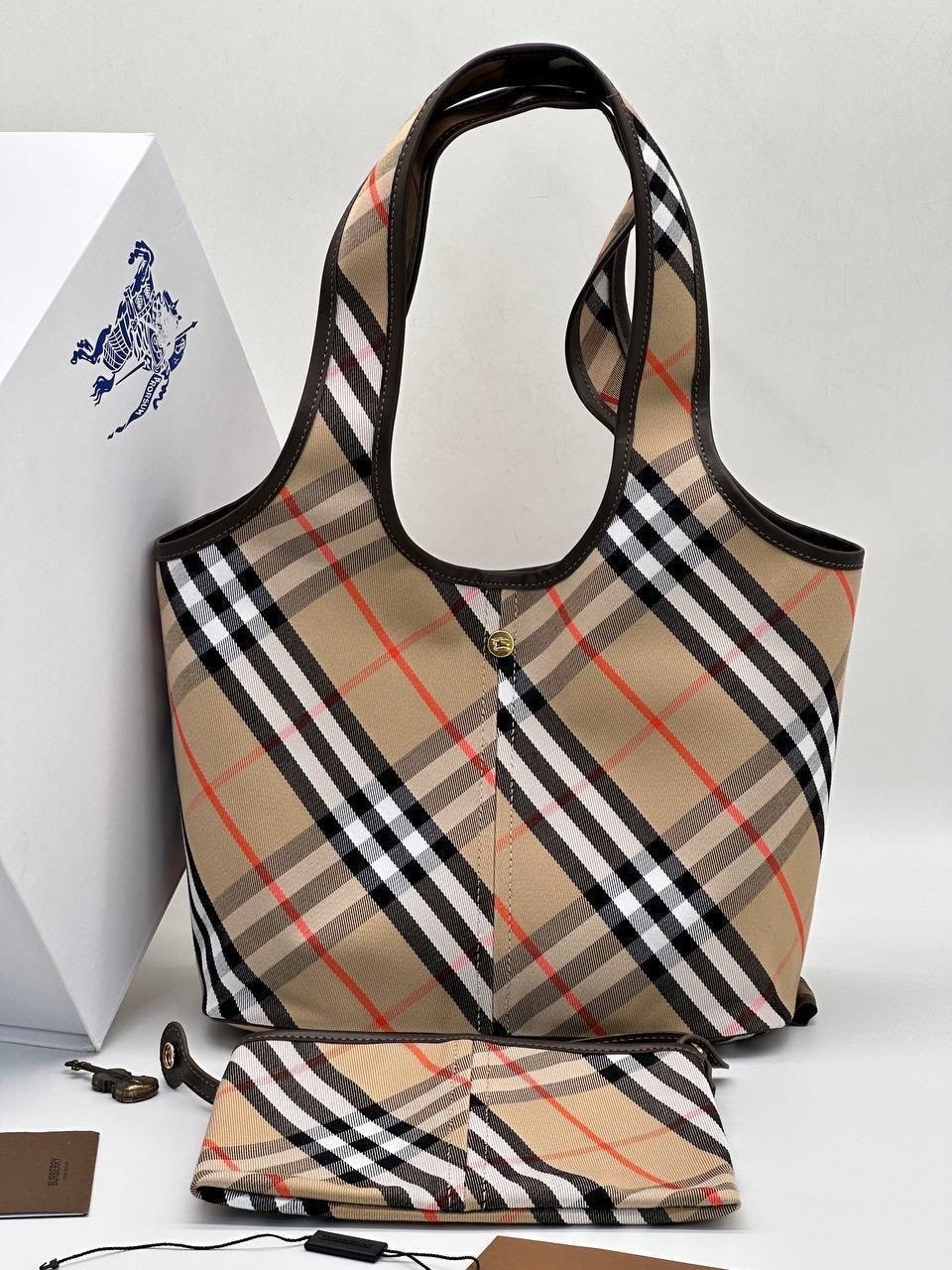сумка тоут burberry,burberry сумка,сумка burberry женская,сумка шоппер барбери,сумка burberry nova check