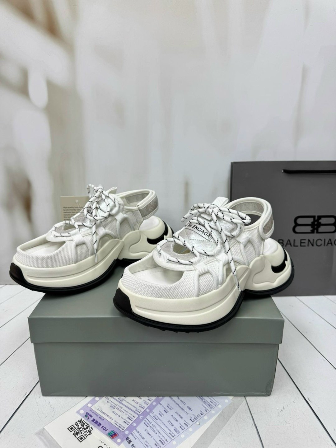 сандалии balenciaga,сандалии баленсиага женские,сандалии баленсиага трек,,кроссовки dolce & gabbana
