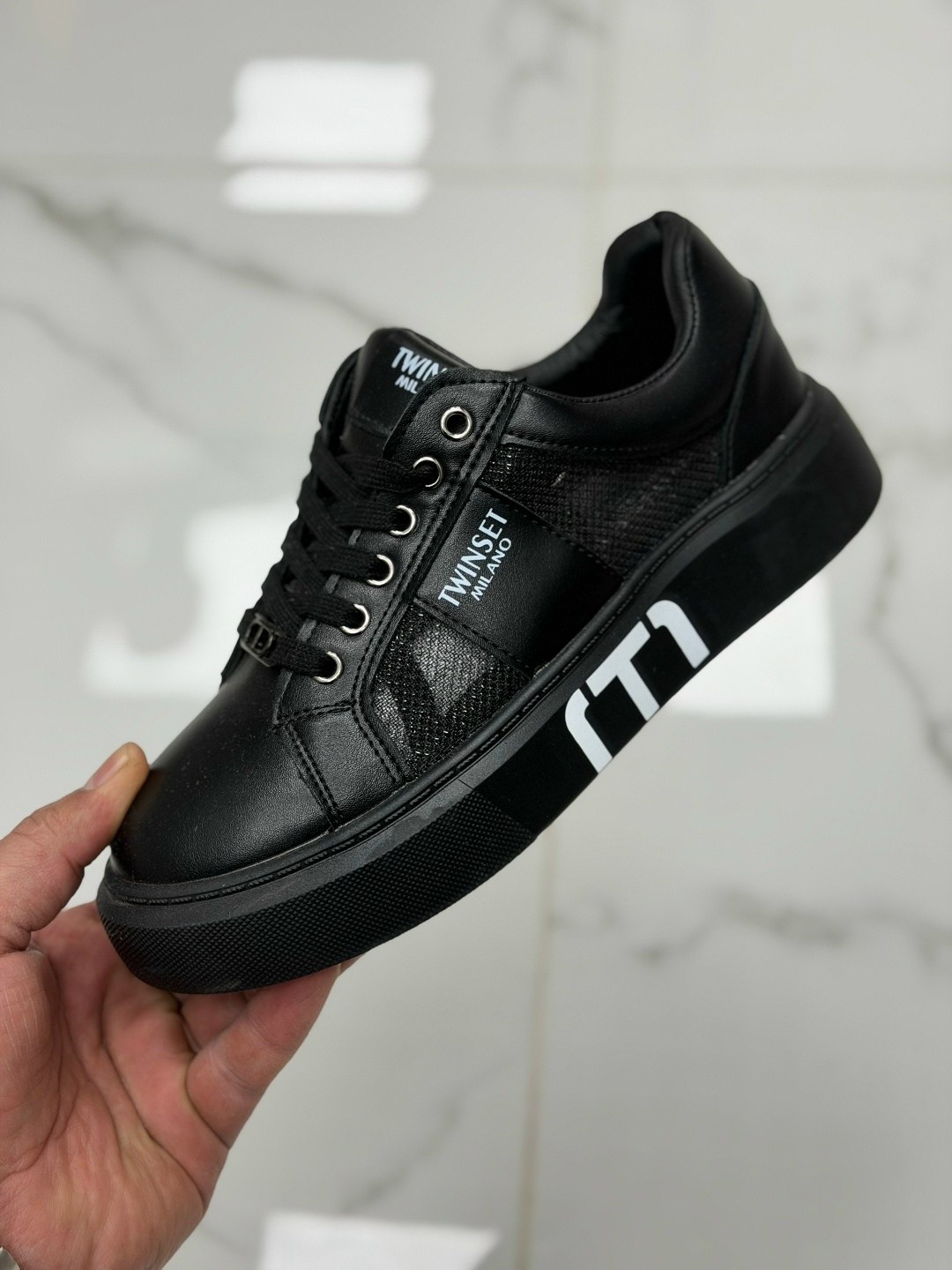 ,женские кроссовки, кроссовки,кроссовки fendi,модные кроссовки