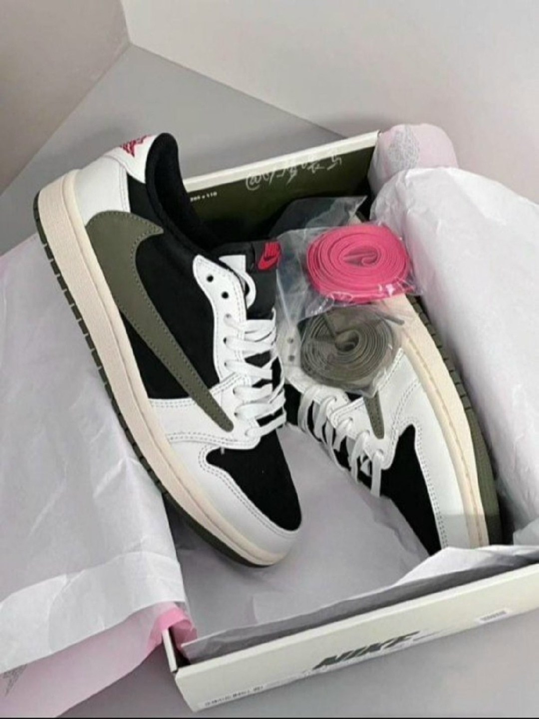 кроссовки nike air jordan low travis scott og «olive»,кроссовки nike air jordan 1 low travis scott,air jordan 1 low travis scott,nike air jordan 1 low x travis scott,nike air jordan 1 low travis scott