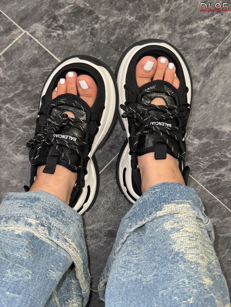 кроссовки женские balenciaga,кроссовки balenciaga,кроссовки balenciaga balenciaga кроссовки,кроссовки спортивные balenciaga,кроссовки balenciaga на шнуровке