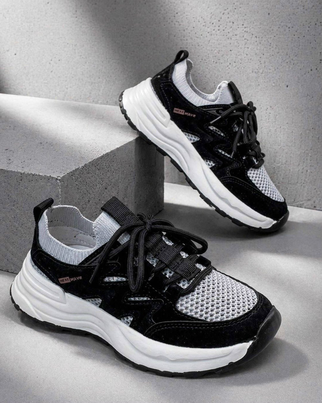 ,кроссовки женскиe,черные кроссовки,повседневные кроссовки,кроссовки для женщин