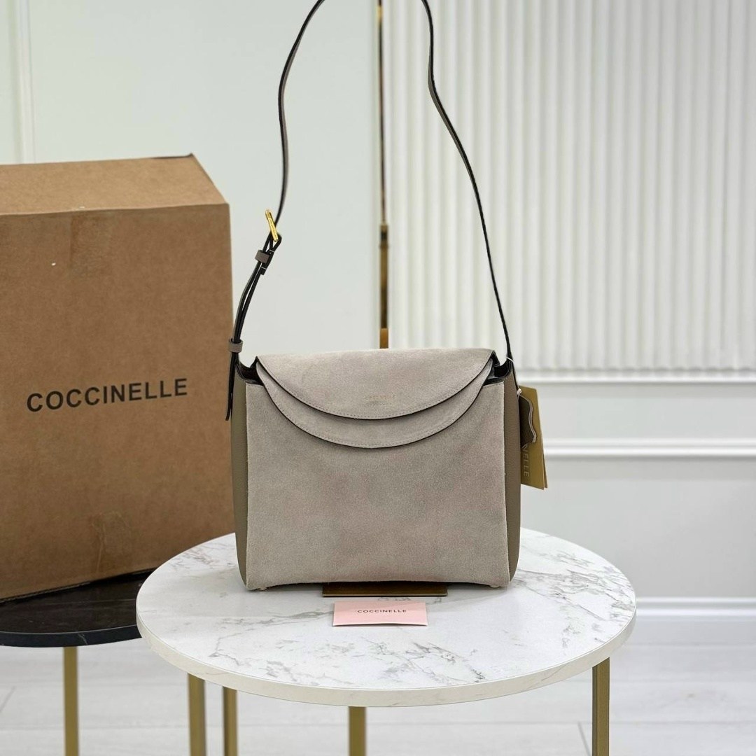 сумка женская coccinelle натуральная замша,сумка coccinelle,сумка coccinelle замша,сумка coccinelle из натуральной замши,сумка женская coccinelle черная