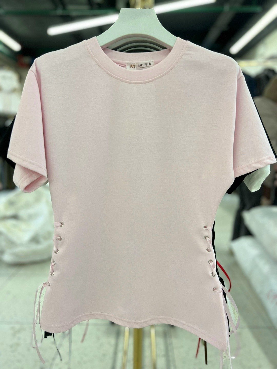 футболки женская,укороченная футболка,укороченная футболка со шнуровкой,модная футболка,футболка женская короткая