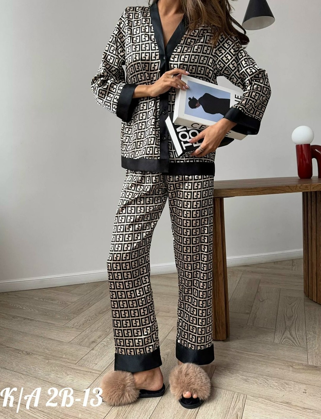 пижама женская,пижама шелкова со штанами,пижама шелковая со штанами и рубашкой,пижама домашний костюм,пижама шелковая фенди