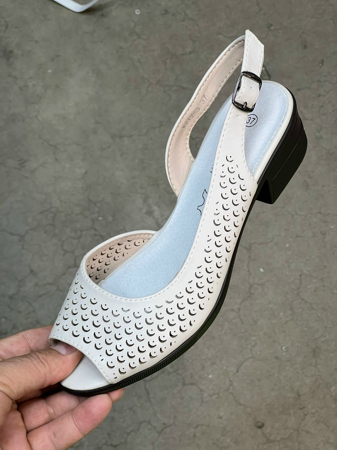 ,женские босоножки,босоножки летние,стильные босоножки,босоножки с перфорацией