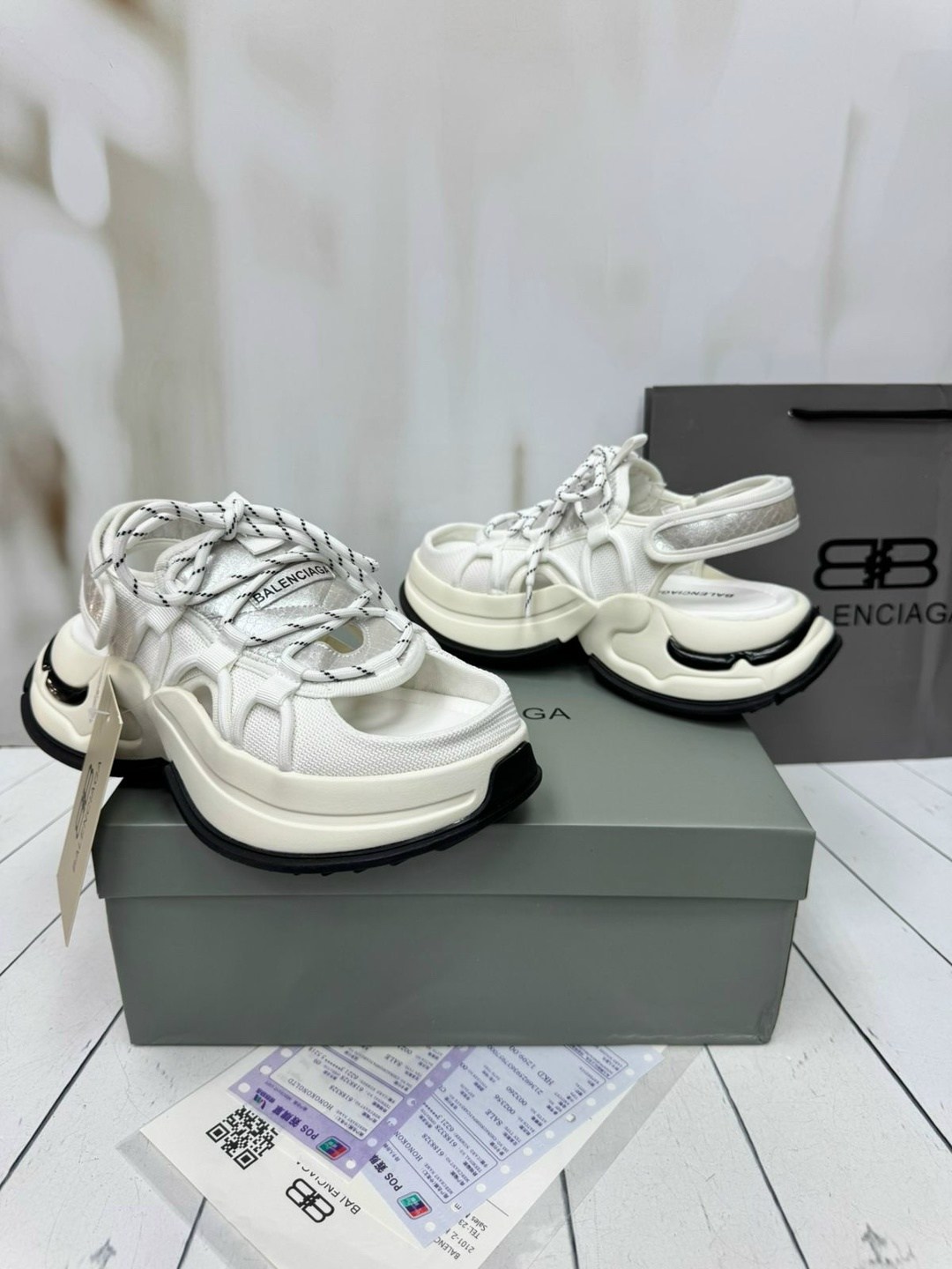 сандалии balenciaga,сандалии баленсиага женские,сандалии баленсиага трек,,кроссовки dolce & gabbana