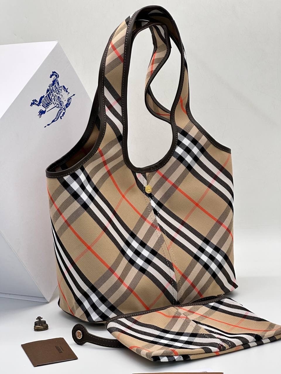 сумка тоут burberry,burberry сумка,сумка burberry женская,сумка шоппер барбери,сумка burberry nova check