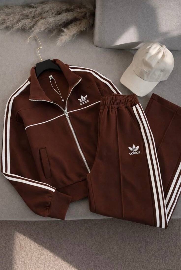 женский спортивный костюм adidas,спортивный костюм adidas originals,костюм спортивный adidas,комплект одежды adidas sportswear,спортивный костюм adidas теплый