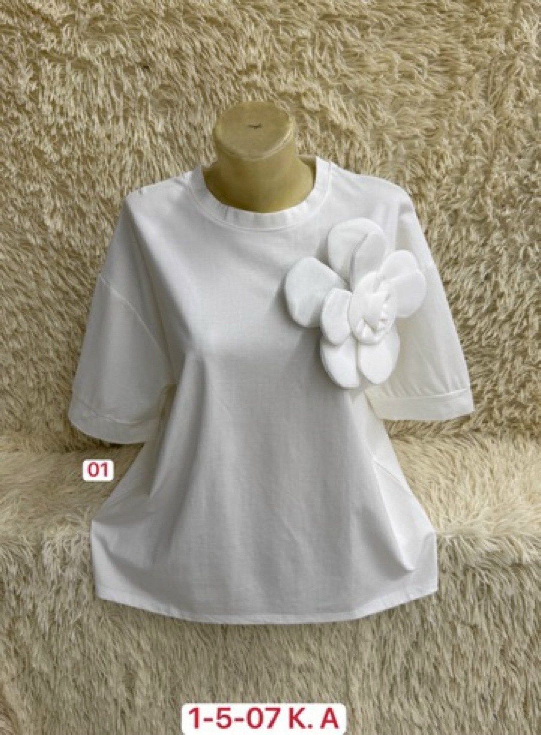 футболки женская,футболка с объемным цветком,футболка с объемными цветами,футболка с цветами,женская свободная хлопковая футболка с объемными цветами