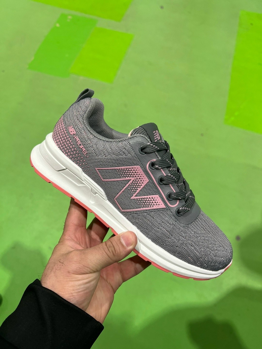 женские кроссовки,кроссовка,кроссовки модные,стильные кроссовки,кроссовки