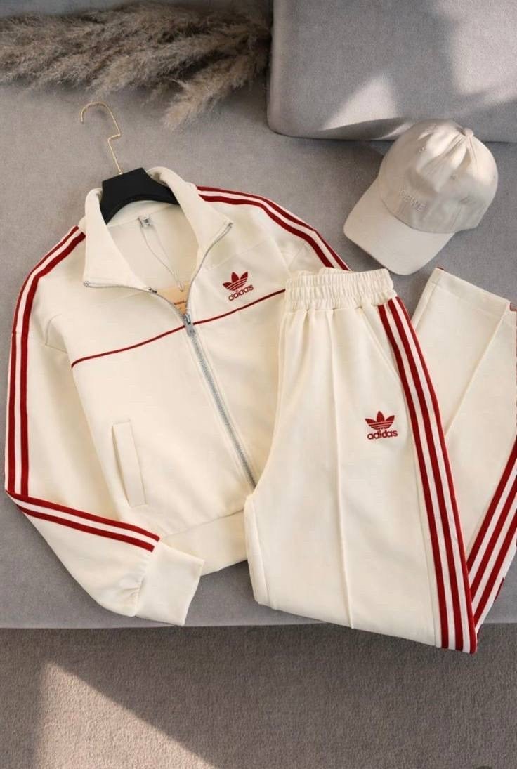 женский спортивный костюм adidas,спортивный костюм adidas originals,костюм спортивный adidas,комплект одежды adidas sportswear,спортивный костюм adidas теплый
