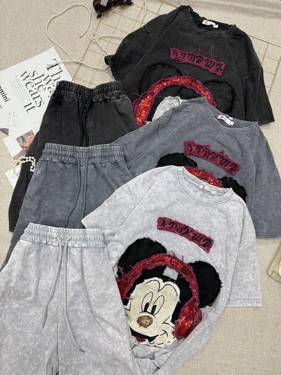 футболочка в стиле оверсайз,футболка оверсайз,костюм женский футболка,костюм женский футболка и шорты,костюм стильный