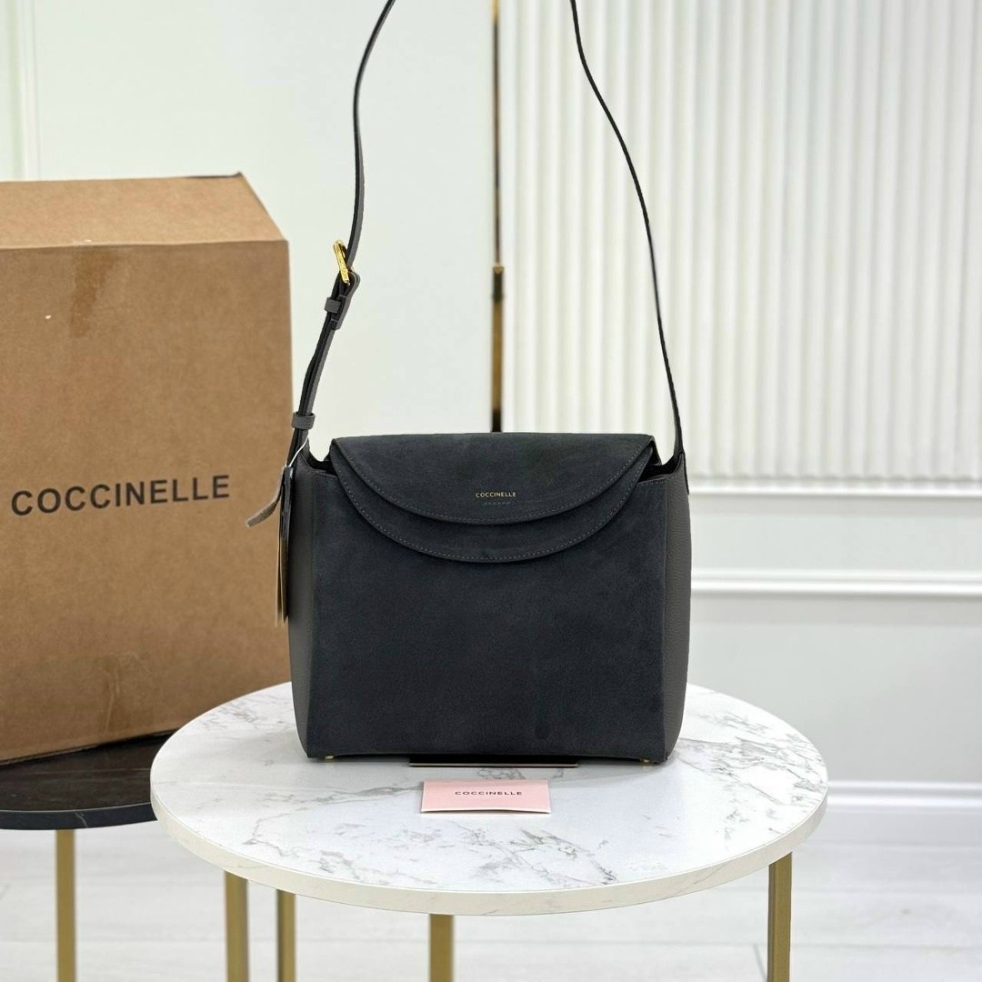 сумка женская coccinelle натуральная замша,сумка coccinelle,сумка coccinelle замша,сумка coccinelle из натуральной замши,сумка женская coccinelle черная